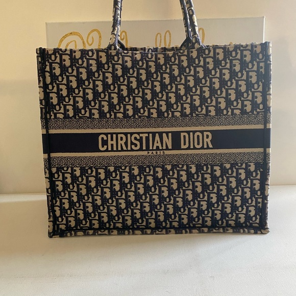 Authentic Dior Oblique BookTote Large Bag - Picture 2 of 11